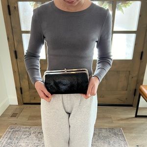 Hobo large clutch. Excellent used condition. Black pebble leather.